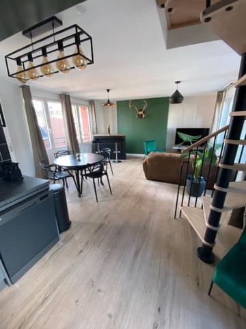 Duplex Proche Gare Vue Tour Perret Avec Parking Gratuit Leilighet Amiens Eksteriør bilde